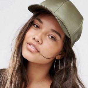 NWOT Silky Aerie hat